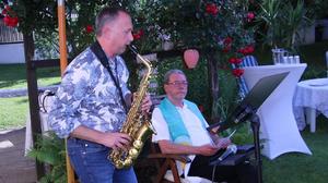 Musiker Harald Krahser umrahmte die Andacht mit Saxophon und Gesang