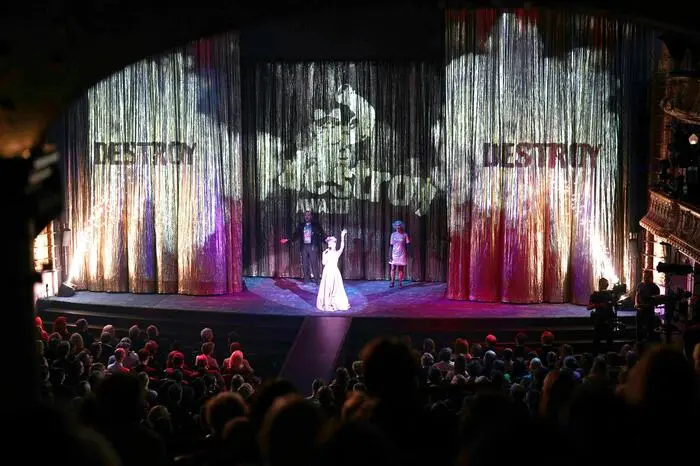  Eröffnungact, anl. der Verleihung des Wiener Theaterpreis "Nestroy" 