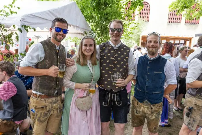 Fellacher Kirchtag Frühschoppen am Dorfplatz Obere Fellach 