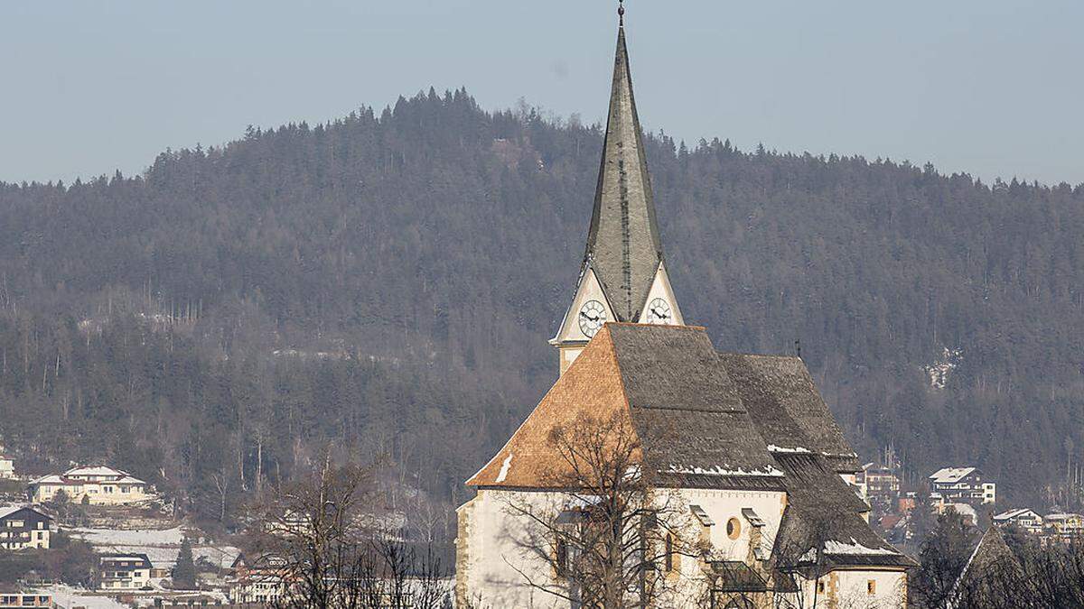 Altes und neues Dach der Kirche Maria Wörth