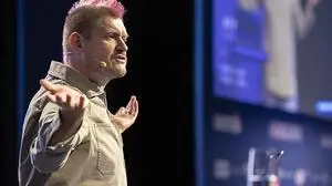 Sascha Lobo: "ChatGPT war auch nochmals deutlich empathischer – die Maschine fühlt sich besser in Menschen ein als Menschen."