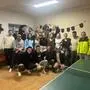Mehrere Mitglieder eines Vereins stehen nebeneinander