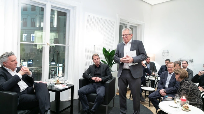 In der Wiener Redaktion der Kleinen Zeitung fand der letzte Salon des heurigen Jahres statt.