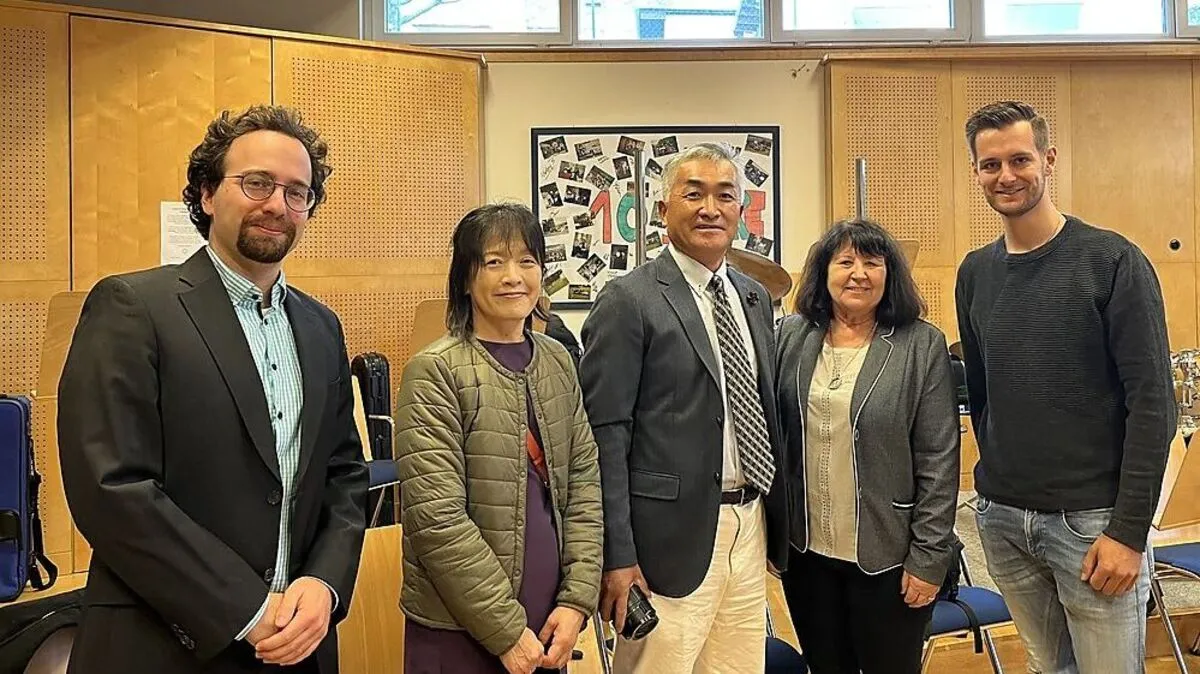 Japanologe Sebastian Polak-Rottman, Tsuru Tomoyuki und Gattin, Direktorin Brigitte Steinkellner-Albert und Kapellmeister David Metzler vom Musikverein St. Lorenzen im Mürztal