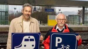 Koralmbahn-Projektleiter Dietmar Schubel mit Bürgermeister Johann Mayer am neuen Bahnsteig