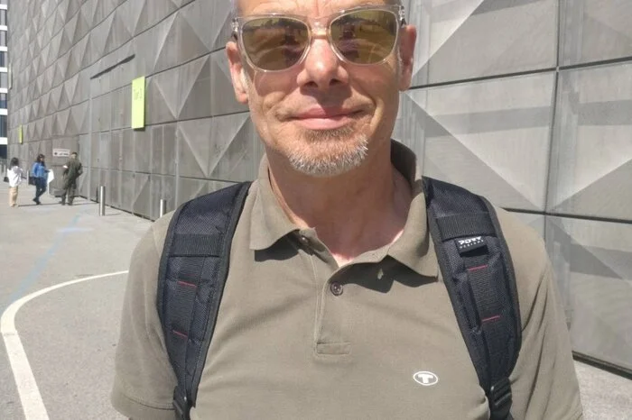 Gerhard Kollmann (55), Graz: Der Grüne Pass ist sicher gut und praktisch. Bisher habe ich mich damit nur am Rande befasst. Ich bin geimpft, da Geimpfte im Grünen Pass noch nicht berücksichtigt werden, betrifft mich das noch nicht. Ich habe aber sowieso meinen Impfnachweis, deshalb finde ich das nicht so schlimm. Später werde ich mich sicher mit dem Pass auseinandersetzen, er vereinheitlicht ja alles.