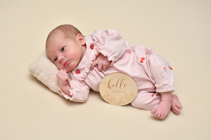 Herzlich Willkommen liebe Alina Marie! Am 8. Juli um 7.44 Uhr tat das süße Mädchen im Klinikum Klagenfurt ihren ersten Schrei. Bei der Geburt war sie 3155 Gramm schwer und 48 Zentimeter groß. Überglücklich sind ihre Eltern Vanessa Schlieber und Martin Mairitsch, sowie Schwesterchen Mila aus Gattersdorf.