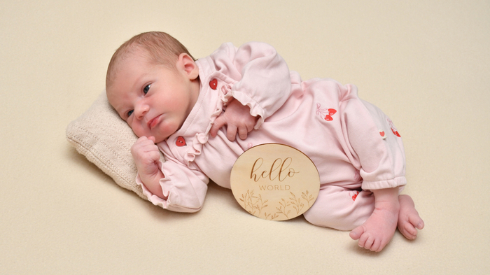 Herzlich Willkommen liebe Alina Marie! Am 8. Juli um 7.44 Uhr tat das süße Mädchen im Klinikum Klagenfurt ihren ersten Schrei. Bei der Geburt war sie 3155 Gramm schwer und 48 Zentimeter groß. Überglücklich sind ihre Eltern Vanessa Schlieber und Martin Mairitsch, sowie Schwesterchen Mila aus Gattersdorf. 