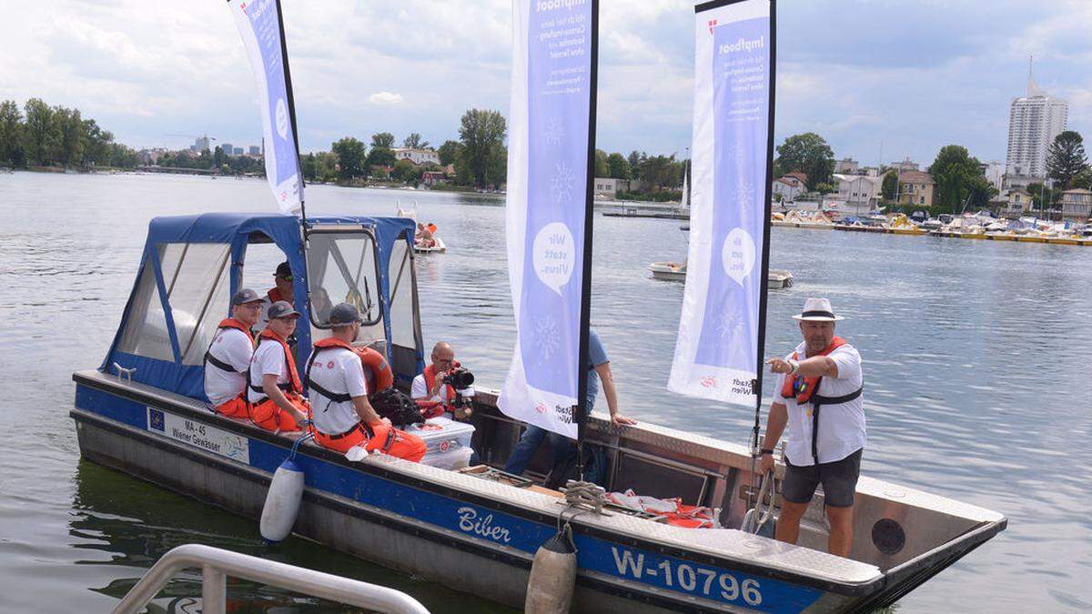Das Impf-Boot auf der Alten Donau