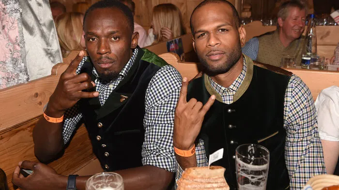 Sprint-Star Usain Bolt und Hochspringer Germaine Mason warfen sich am Freitag in Tracht und stießen beim 183. Oktoberfest in München mit Weißbier und guter Laune an.