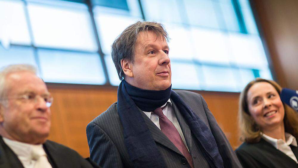 Jörg Kachelmann (Mitte) erstritt vor Gericht Schadenersatz von Claudia D. 