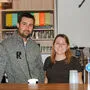 Karl Rominger und Kristina Pallitsch hinter der Schank ihres Gasthauses
