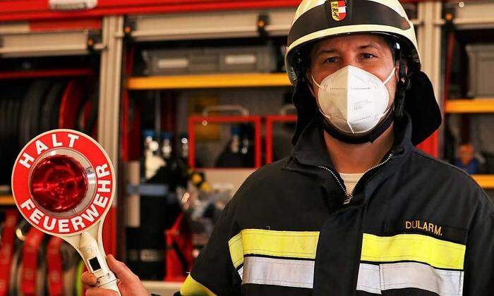 Omikron wird auch vor den Feuerwehren (am Bild Matthias Dular von der FF Finkenstein) nicht Halt machen, man bereitet sich aber - so gut es geht - auf drohende Personalausfälle vor