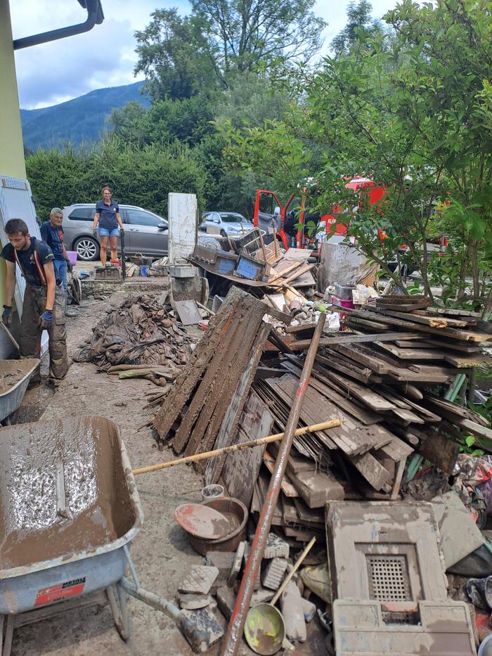 Enorme Schäden nach dem Hochwasser bei Familie Aschacher in Aflenz