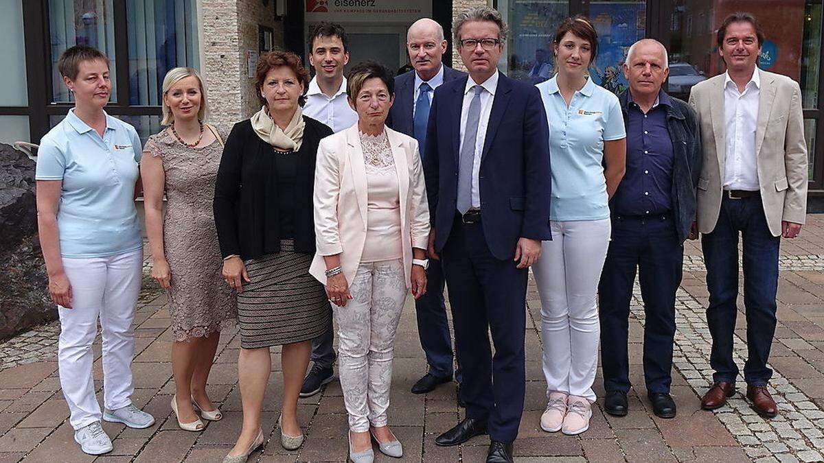 Gudrun Franzl, Anneliese Auer, Landesrätin Ursula Lackner, Uwe Bauer-Schartner, Christine Holzweber, Hannes Bauer, Landesrat Christopher Drexler, Martina Wraba, Ludwig Gottsbacher (Bürgermeister Radmer), Bernhard Moser (Bürgermeiser Landl)(v.l.)