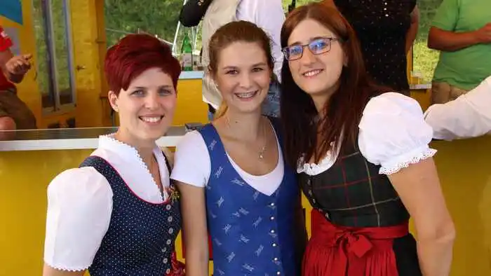 Viele Besucher zeigten sich in schönster Tracht.