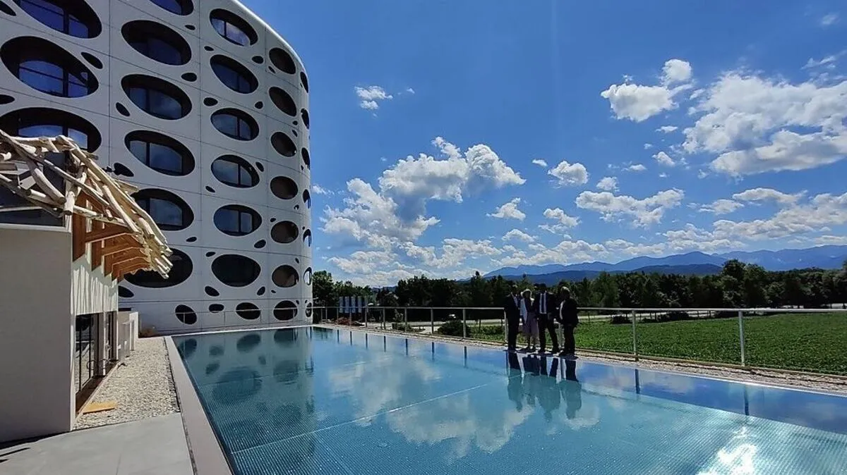 Das 25-Meter Sportbecken ist das Prunkstück der neuen Wellness-Anlage