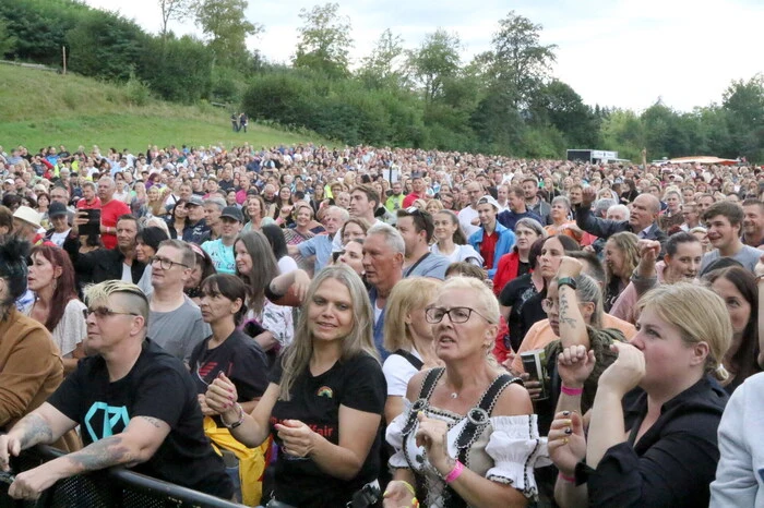 An die 5000 Besucher waren am Freitagabend auf die Schlosswiese gepilgert, um sich diesen musikalischen Ohrenschmaus nicht entgehen zu lassen. 