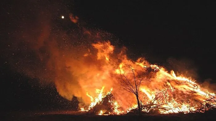 In der Region gab es heuer wieder einige Osterfeuer zu sehen
