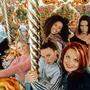 Die Spice Girls: Victoria Adams, Melanie Brown, Emma Bunton, Melanie Chisholm und Geri Halliwell in den 1990er Jahren. 