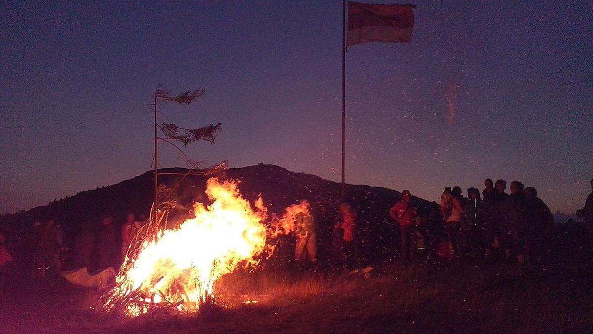 Das Alpenfeuer auf dem Dobratsch soll im nächsten Jahr zum 27. Mal brennen