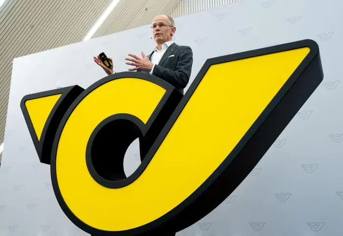 ABD0011_20241105 - WIEN - ÖSTERREICH: Generaldirektor Walter Oblin am Dienstag, 05. November 2024, während eines PG der Österreichischen Post AG zum Thema 