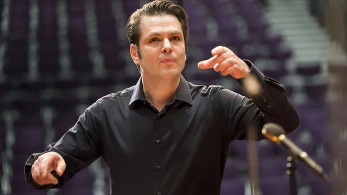 Stefan Gottfried dirigiert den Concentus Musicus Wien