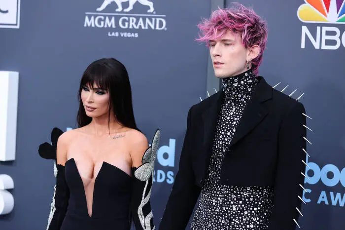Im März teilten Megan Fox und Machine Gun Kelly die Geburt ihrer Tochter mit der Welt. Fox hat noch drei Söhne aus ihrer früheren Ehe und der Musiker hat noch eine Tochter