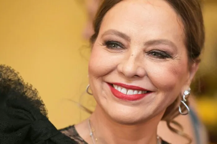 Dass sie nicht des Baumeisters erste Wahl war, ließ die italienische Schauspielerin kalt: "Ersatzgast zu sein, ist mir egal. Das passiert bei Filmen ja auch ständig", sagte Muti.