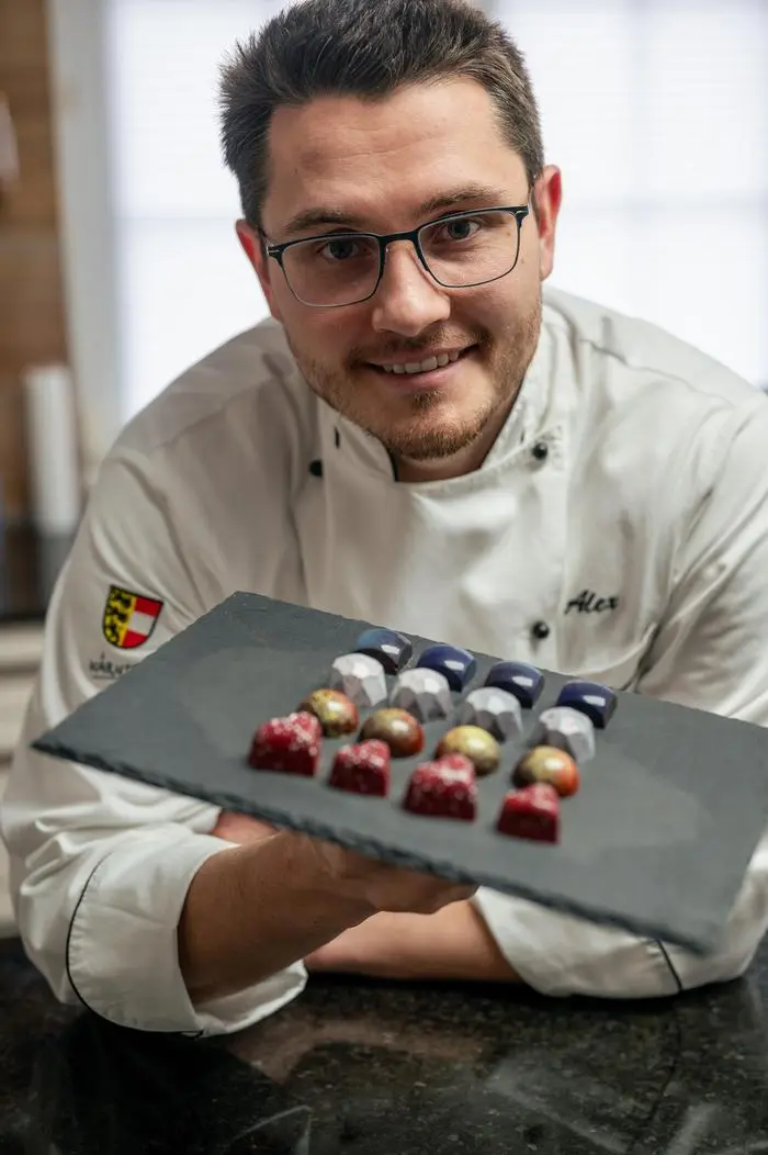 Konditormeister Alexander Moser liebt und lebt die Pralinenherstellung