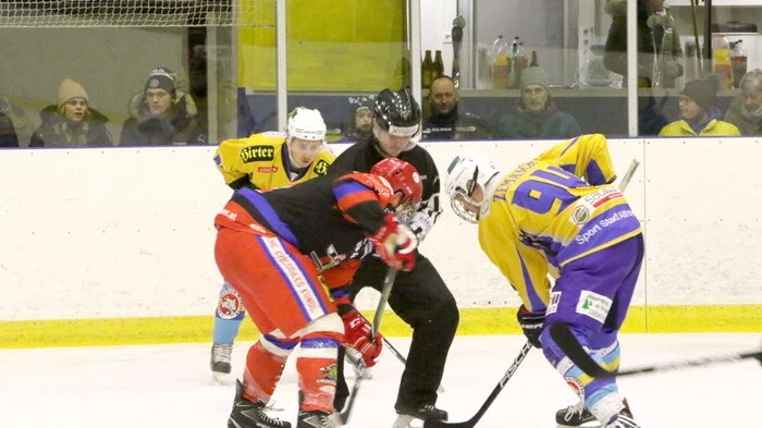 Auch wenn es in der 3. Österreichischen Eishockey-Liga im 1. Drittel des Viertelfinal-Rückspiels gegen den EHC Crocodiles Kundl nicht so gut für den 1. EHC Althofen aussah: 