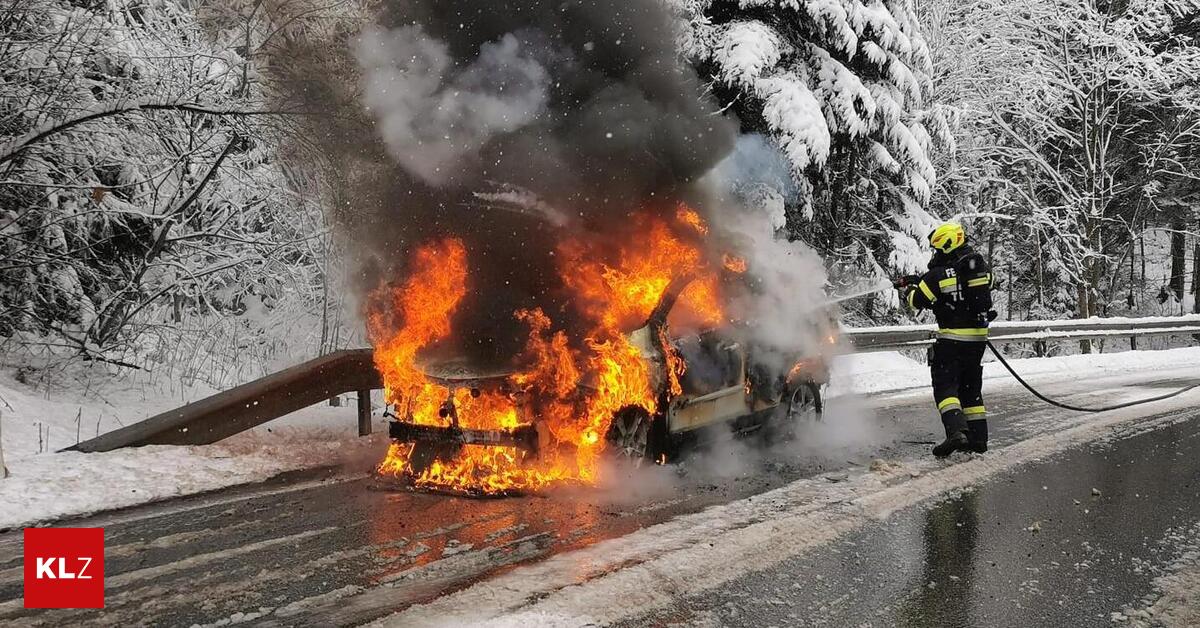 Hybridauto-geriet-am-Pogusch-im-dichten-Schneetreiben-in-Vollbrand