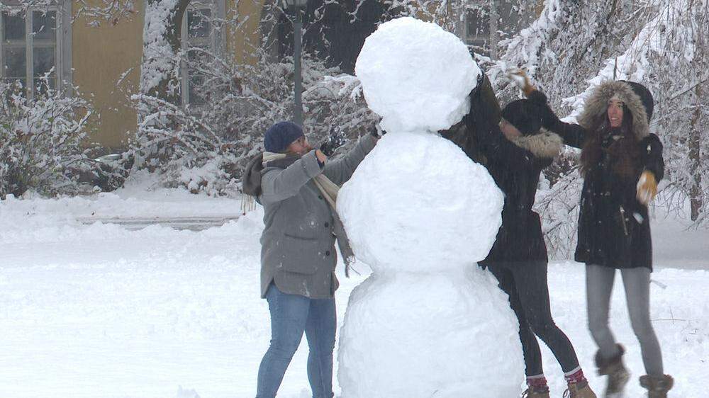 Schneemannbauen - nicht nur für die kleinen in Graz ein Spaß