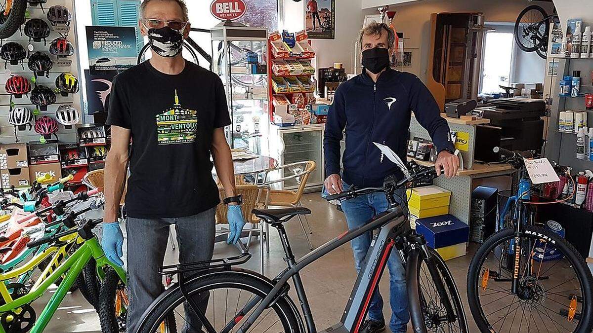 Jede Menge Arbeit und Kunden für Robert Caska (r.) und Hans Pfeifer (l.)