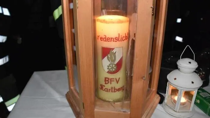 Samstagabend kam das Friedenslicht aus Bethlehem auf dem Hartberger Hauptplatz an.