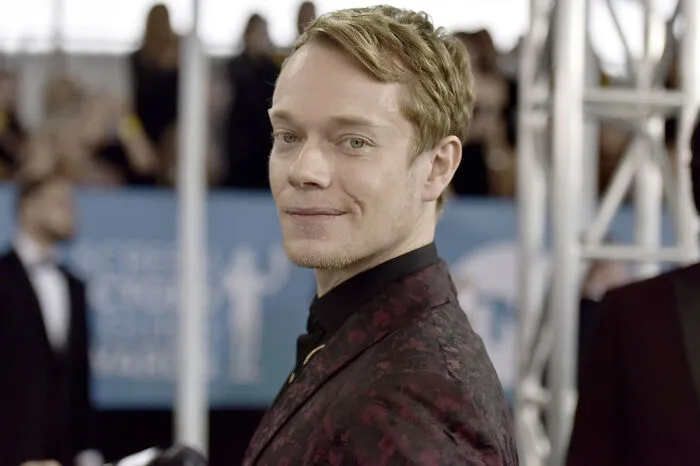 Alfie Allen ("Game of Thrones") war nominiert als Teil des "Besten Ensembles in einer TV-Dramaserie". Man musste sich aber "The Crown" geschlagen geben. Allen war auch fürs "beste Ensemble in einen Kinofilm" ("Jojo Rabbit") nominiert, aber auch dort gewannen andere.