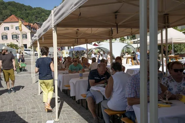 Klicken Sie sich bitte durch die weiteren Bilder!
