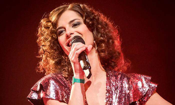 Dora Leonardi (27) aus Wien trat mit „Mamma Knows Best“ von Jessie J. an