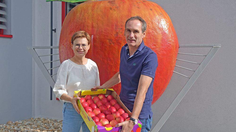 Monika Wieser-Kröpfl und Jürgen Wieser leiten die Geschicke von &quot;Obst Kröpfl&quot; in Sebersdorf