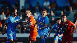 Robin Littig (2. von links) und der KSV warten weiter auf den ersten Sieg