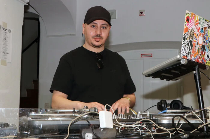 Issam Achguiga alias „DJ ACI“ from Italy sorgte für den fetten Sound.