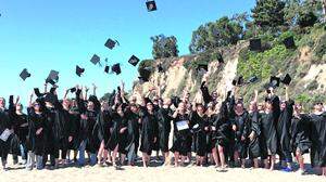 Studium-Abschluss: Ein guter Grund zum Feiern, am Strand von Malibu