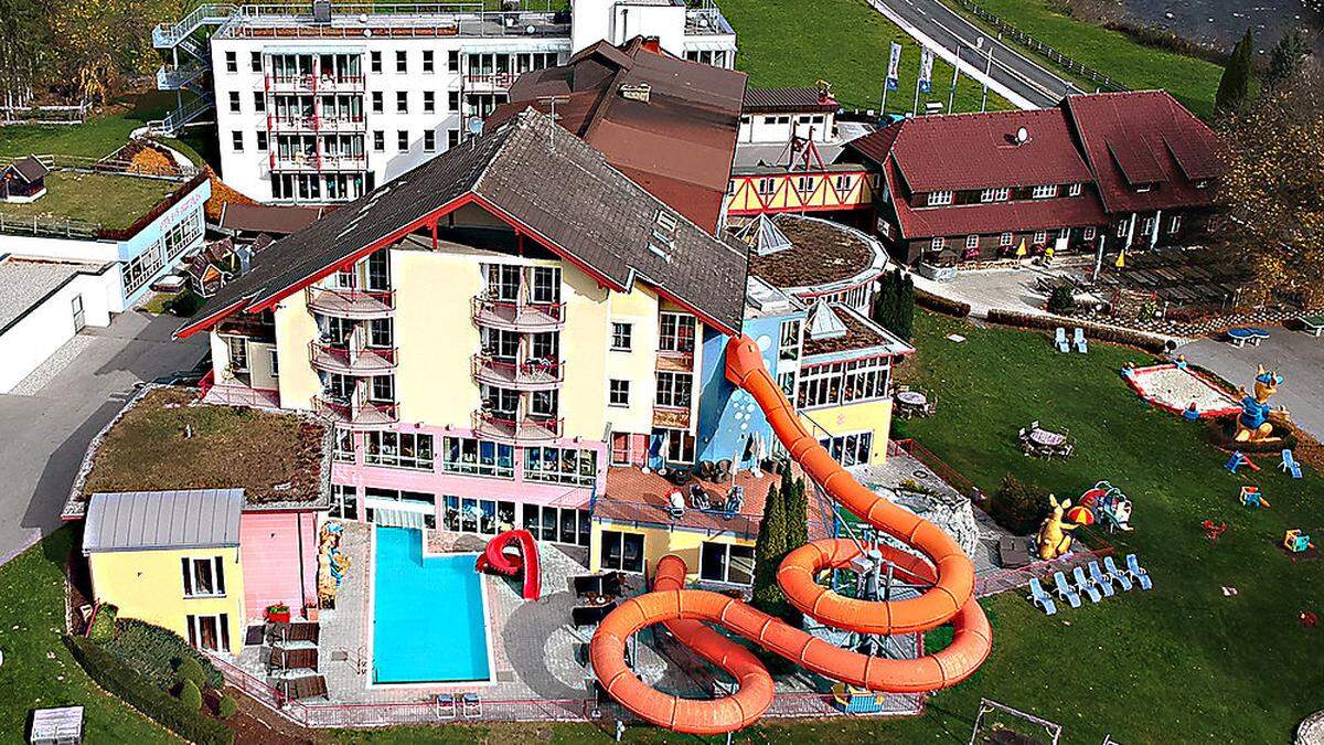 Siggi Neuschitzer schlägt mit dem von ihm gegründeten ersten Babyhotel in Europa den Weg als Familienhotel ein