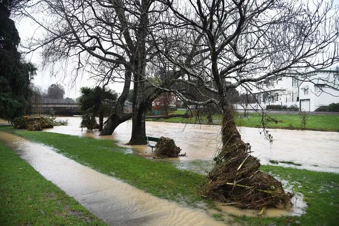 Der Fluss "Mai Tai" dehnte sich in die Umgebung aus.