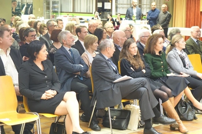 Unter den Besuchern waren viele Vertreterinnen und Vertreter aus der Schulverwaltung und -politik.