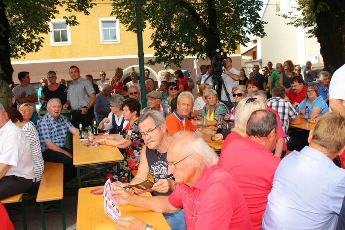 Rund 500 Besucher wollten die Rede Kerns hören.