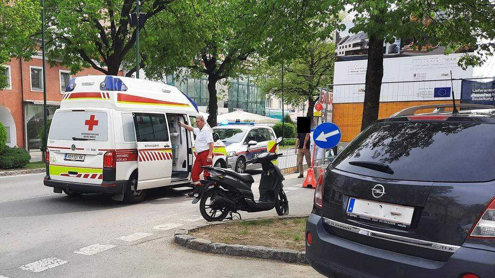 Das Rote Kreuz Voitsberg-Köflach transportierte die verletzte Person ins Krankenhaus