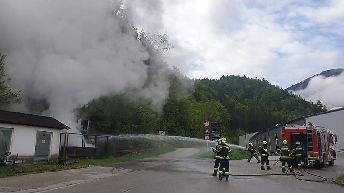 Ein Trafo an der Bärentalstraße in Feistritz/Rosental stand in Flammen