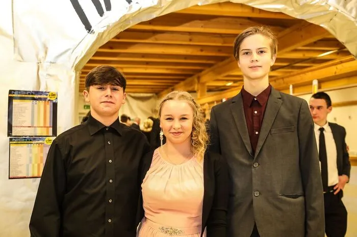 Den Startschuss gaben die zehn Maturantinnen und 38 Maturanten mit einer actionreichen Polonaise, die von der Tanzschule Dietrich einstudiert wurde.  
