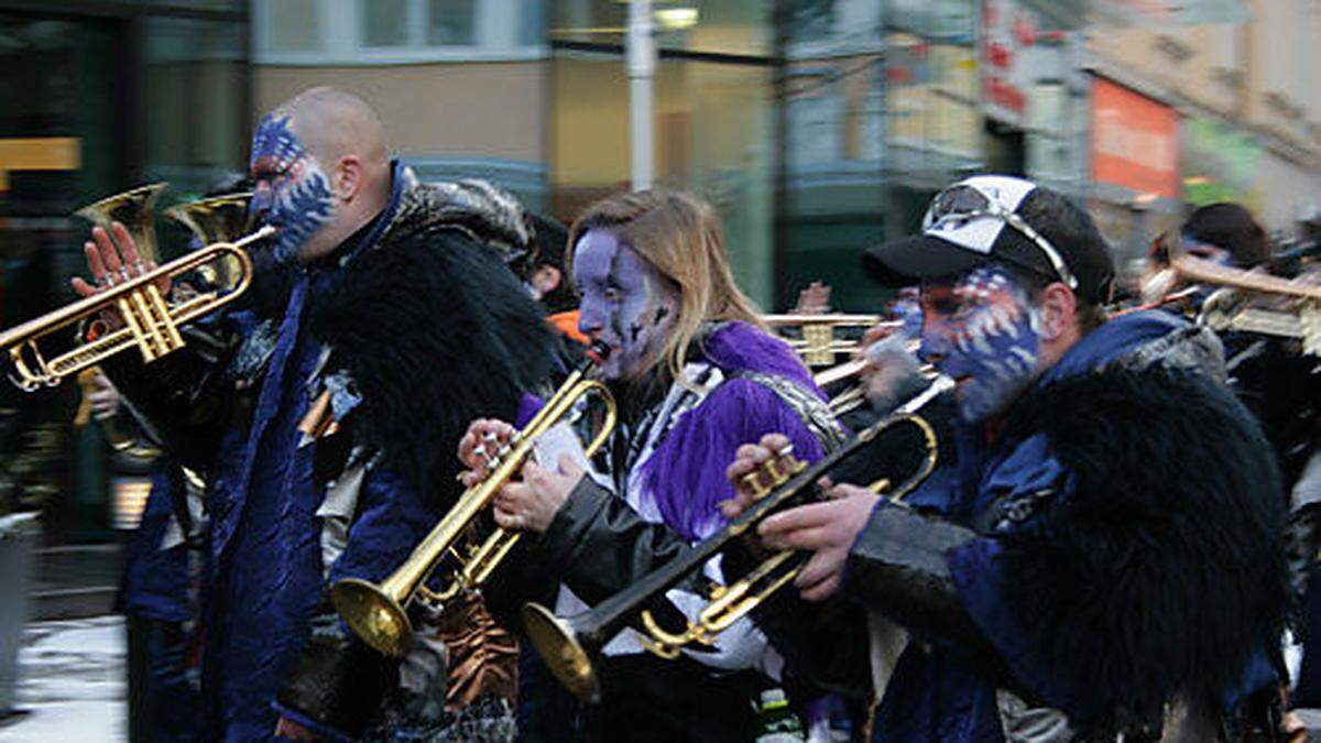 Drei Tage lang sind die berühmten Guggemusiker in Wolfsberg zu Gast